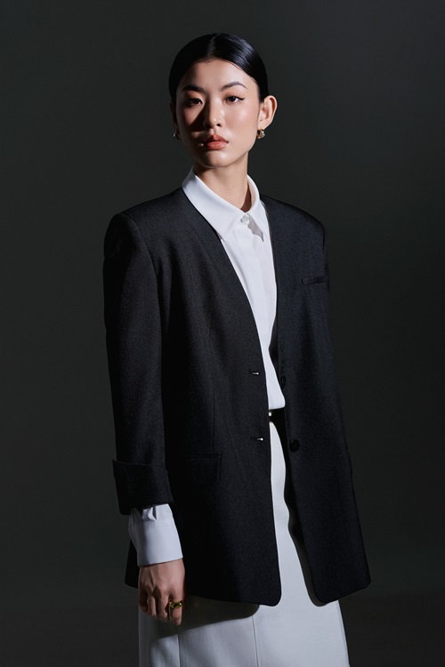 Bước giặt áo blazer tại nhà