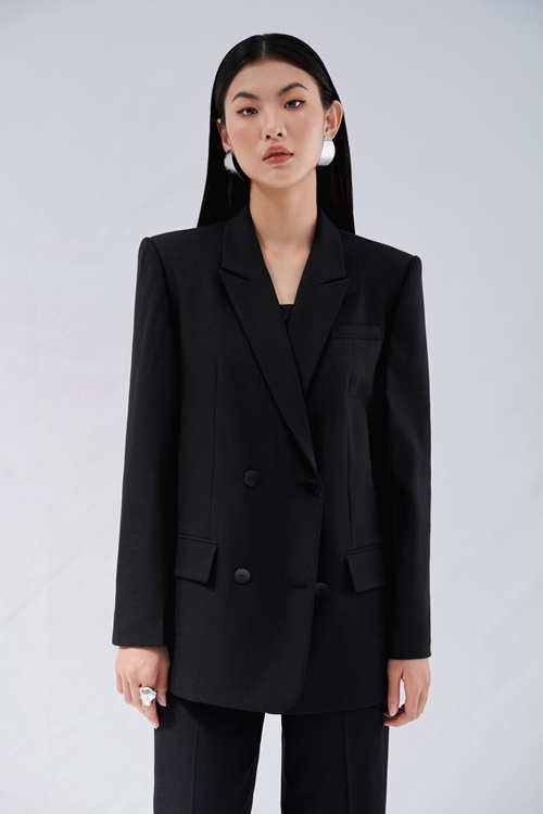 Cách bảo quản áo blazer sau khi giặt?