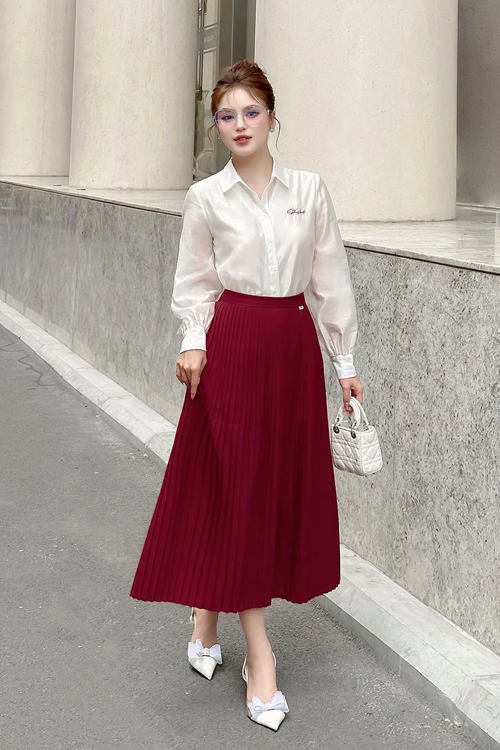 cách phối đồ cho người lùn mập với áo sơ mi nữ với chân váy midi cạp cao