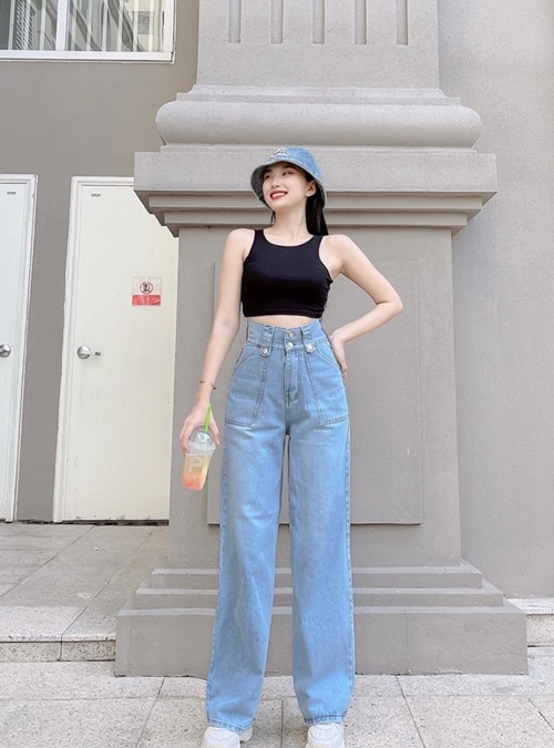 Cách phối đồ cho người lùn mập với áo croptop phối quần jeans cạp cao