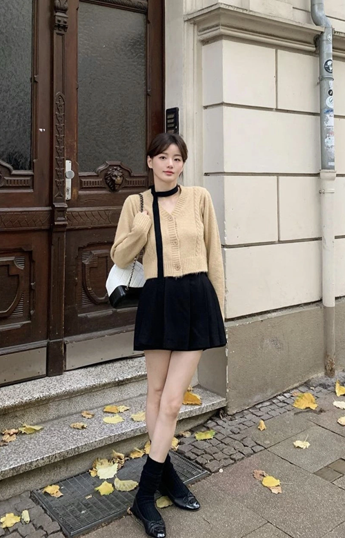 Chọn váy dáng ngắn hoặc váy chữ A cho người lùn mập