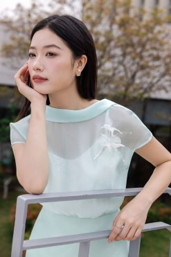 Áo hai dây Lục Vân